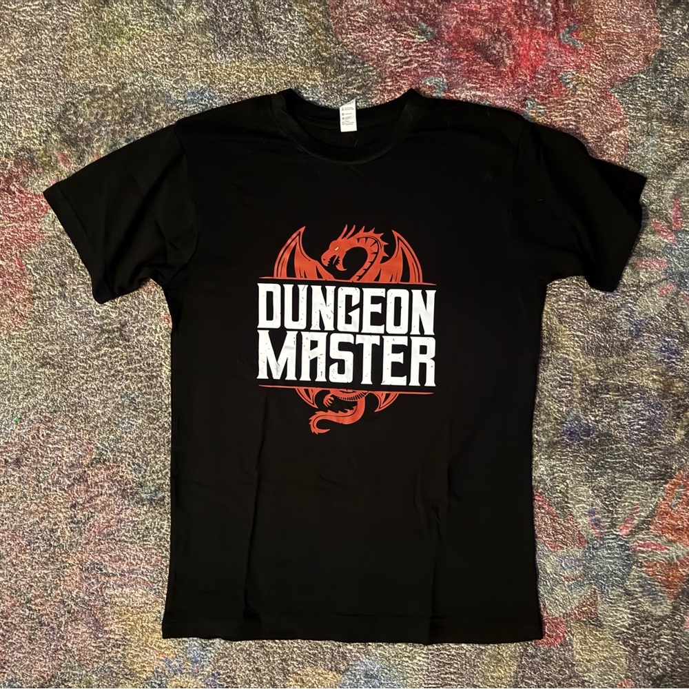 💥 Black Dungeon Master T-Shirt MEDIUM / NWOT